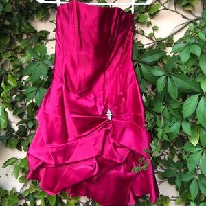 Party / homecoming dress